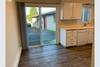 8451 SE Foster Rd, Portland, OR 97266 - Photo 26