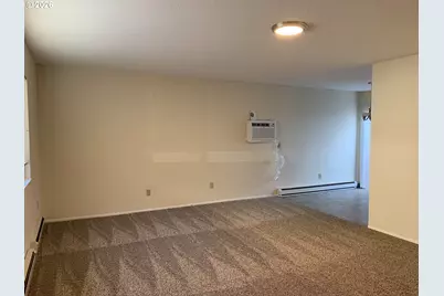 8451 SE Foster Rd, Portland, OR 97266 - Photo 24