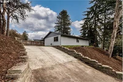 725 SW Holly St, Clatskanie, OR 97016 - Photo 2