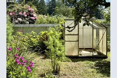 860 Jodee Ln, Brookings, OR 97415 - Photo 42