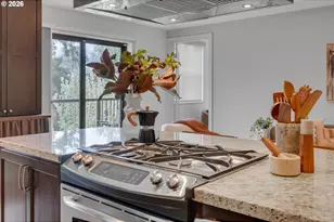 2430 NW Westover Rd, Portland, OR 97210 - Photo 18