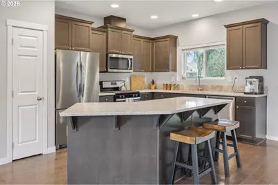 349 Irving Rd, Eugene, OR 97404 - Photo 8