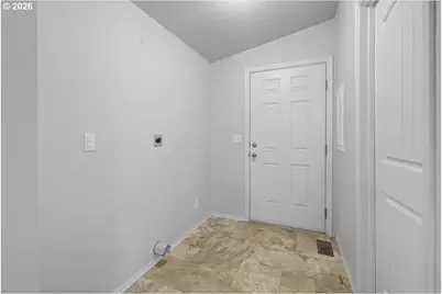 15 N Hillside Dr, Rose Lodge, OR 97368 - Photo 14