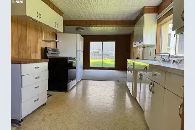 320 Bonanza St, Sumpter, OR 97877 - Photo 18