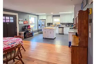 7118 SE Mitchell Ct, Portland, OR 97206 - Photo 6