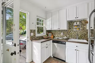 2555 NW Savier St, Portland, OR 97210 - Photo 20