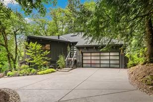 3777 Parkwood Way, West Linn, OR 97068 - Photo 2