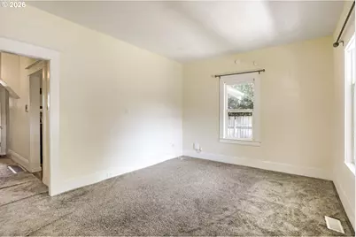 2526 E 34th St, Vancouver, WA 98663 - Photo 8
