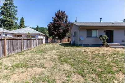 47597 Highway 58, Oakridge, OR 97463 - Photo 42