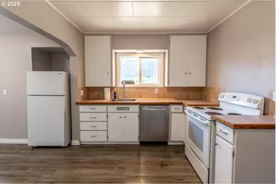 47597 Highway 58, Oakridge, OR 97463 - Photo 26