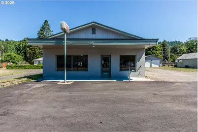 47597 Highway 58, Oakridge, OR 97463 - Photo 2