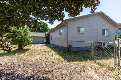 47597 Highway 58, Oakridge, OR 97463 - Photo 44