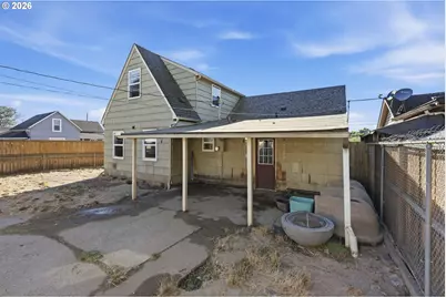 208 SW 3rd Ave, Kelso, WA 98626 - Photo 32