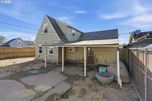 208 SW 3rd Ave, Kelso, WA 98626 - Photo 32