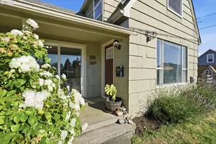 208 SW 3rd Ave, Kelso, WA 98626 - Photo 4