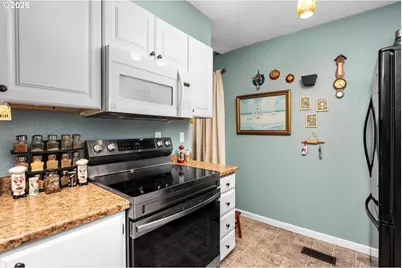 17780 NW Lakeway Ct, Beaverton, OR 97006 - Photo 14
