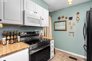17780 NW Lakeway Ct, Beaverton, OR 97006 - Photo 14