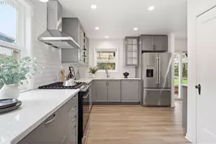 4124 SE Ash St, Portland, OR 97214 - Photo 10