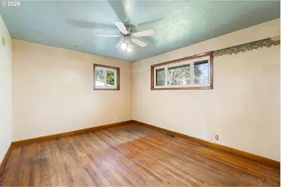 894 Meadowlawn Dr SE, Salem, OR 97317 - Photo 28