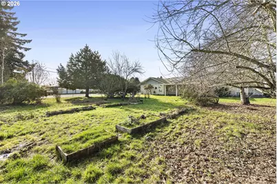 894 Meadowlawn Dr SE, Salem, OR 97317 - Photo 12
