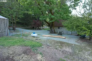 7503 N Myrtle Rd, Myrtle Creek, OR 97457 - Photo 16