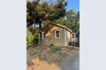 420 SW 4th Ave, Myrtle Creek, OR 97457 - Photo 4