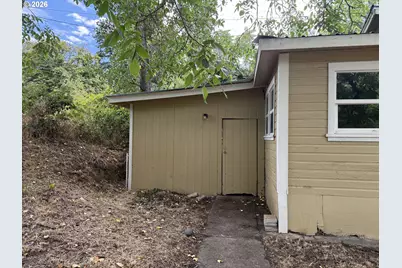 420 SW 4th Ave, Myrtle Creek, OR 97457 - Photo 34
