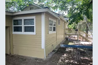 420 SW 4th Ave, Myrtle Creek, OR 97457 - Photo 24