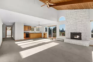 325 W Niagara Ave, Astoria, OR 97103 - Photo 4