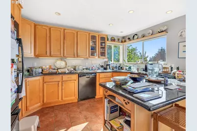 325 W Niagara Ave, Astoria, OR 97103 - Photo 6