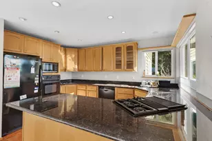 325 W Niagara Ave, Astoria, OR 97103 - Photo 10