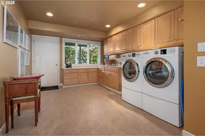 1205 SW Myrtle Dr, Portland, OR 97201 - Photo 38