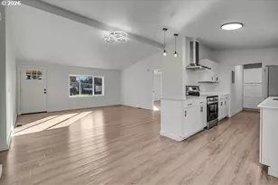 1477 June Way, Woodburn, OR 97071 - Photo 10