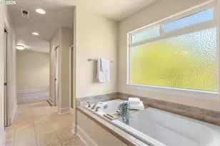 4678 NW Oxbridge Dr, Portland, OR 97229 - Photo 28