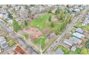 398 21st St, Salem, OR 97301 - Photo 32