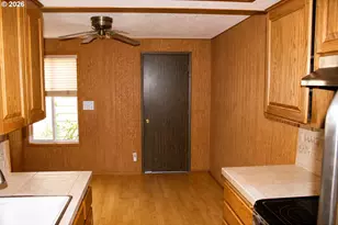 381 NE Village Squire Ave, Gresham, OR 97030 - Photo 16