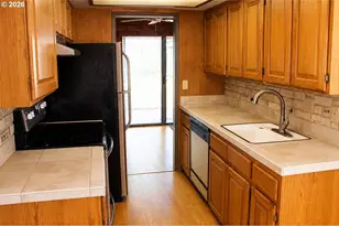 381 NE Village Squire Ave, Gresham, OR 97030 - Photo 20