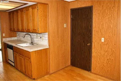 381 NE Village Squire Ave #2, Gresham, OR 97030 - Photo 18