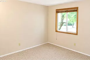 381 NE Village Squire Ave, Gresham, OR 97030 - Photo 26