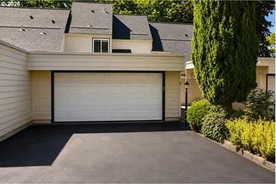 381 NE Village Squire Ave #2, Gresham, OR 97030 - Photo 1