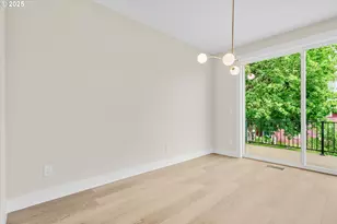 349 SE Walnut St, Hillsboro, OR 97123 - Photo 8