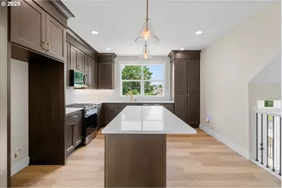 349 SE Walnut St, Hillsboro, OR 97123 - Photo 10