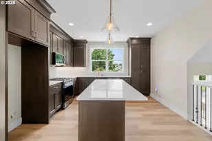 349 SE Walnut St, Hillsboro, OR 97123 - Photo 10