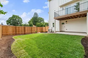 349 SE Walnut St, Hillsboro, OR 97123 - Photo 38