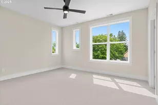 349 SE Walnut St, Hillsboro, OR 97123 - Photo 26