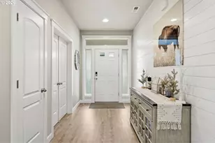 618 E Tanoak Ave, La Center, WA 98629 - Photo 8