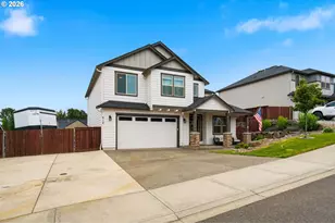 618 E Tanoak Ave, La Center, WA 98629 - Photo 1