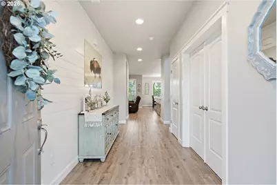 618 E Tanoak Ave, La Center, WA 98629 - Photo 4