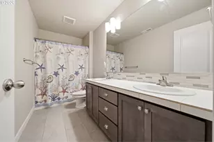 618 E Tanoak Ave, La Center, WA 98629 - Photo 34