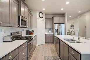618 E Tanoak Ave, La Center, WA 98629 - Photo 14
